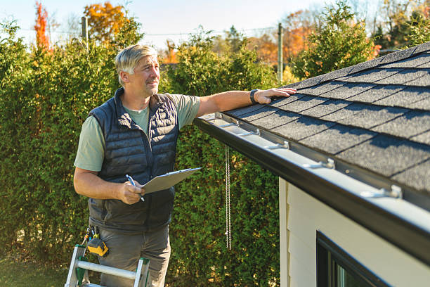 Professional Roofing technician working in Springfield, FL